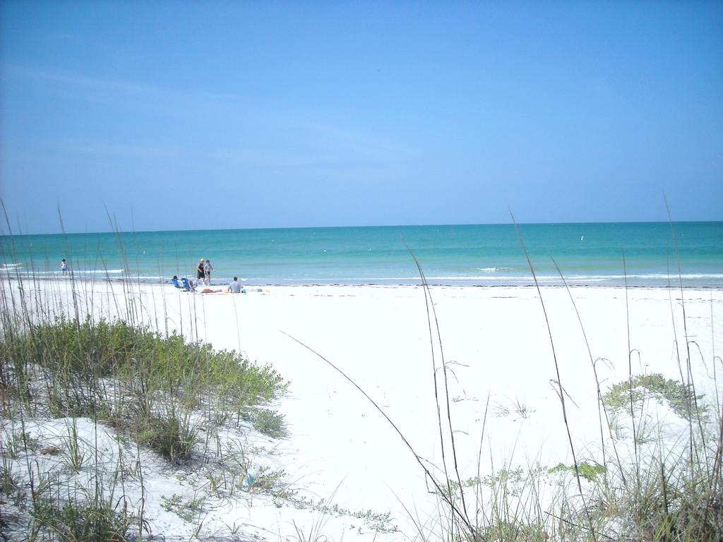 Mediterranean Three Story Beach Townhouse St. Pete Beach Bagian luar foto