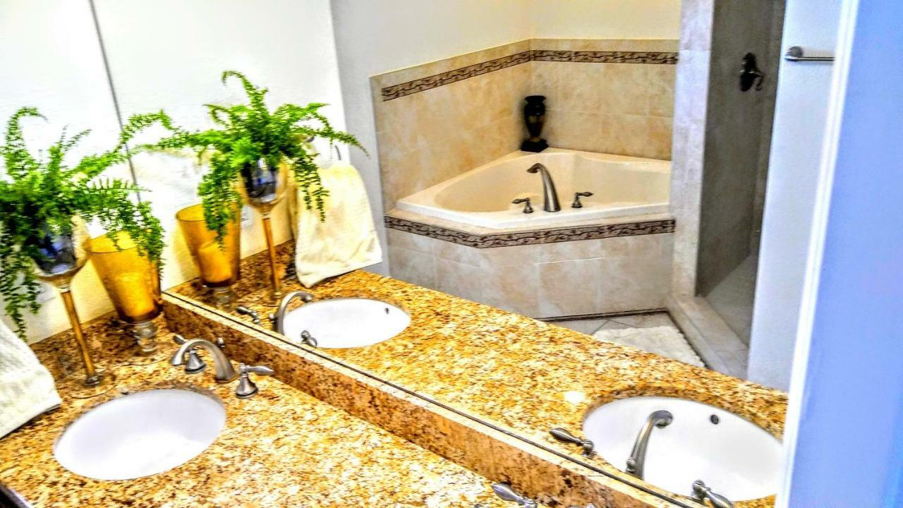 Mediterranean Three Story Beach Townhouse St. Pete Beach Bagian luar foto