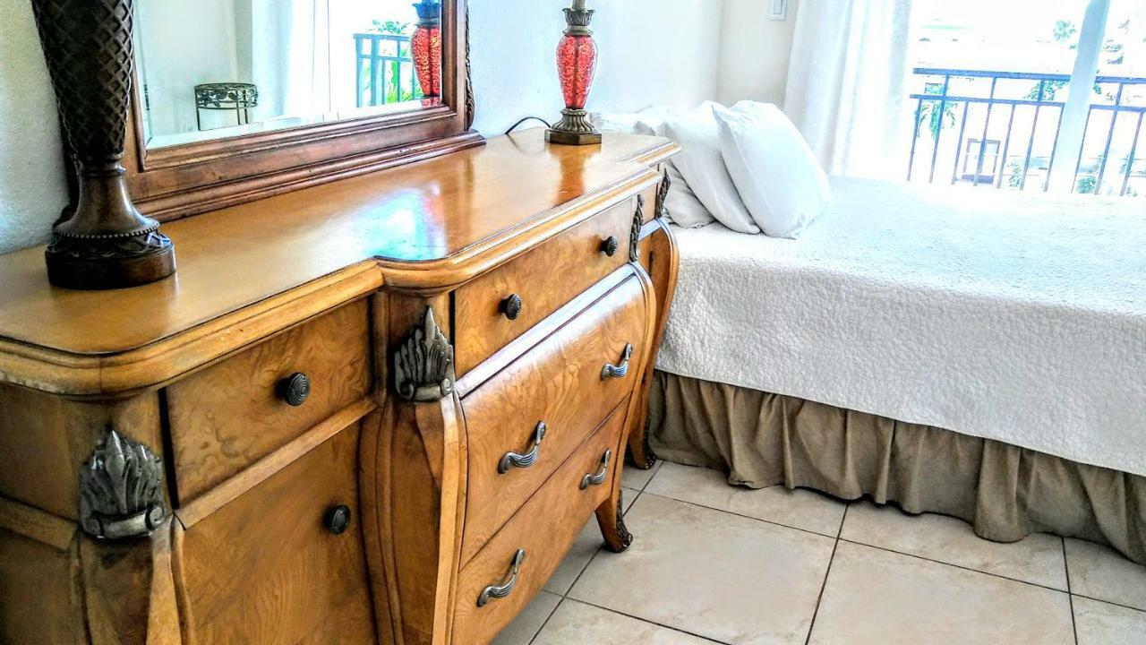 Mediterranean Three Story Beach Townhouse St. Pete Beach Bagian luar foto
